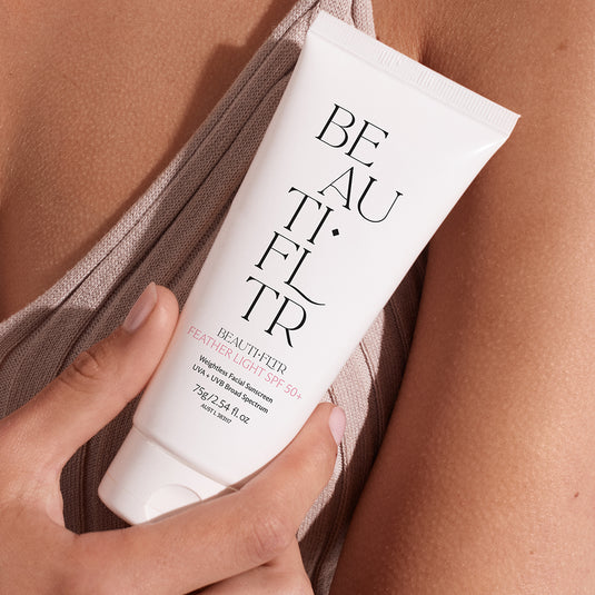 FEATHER LIGHT SPF 50+